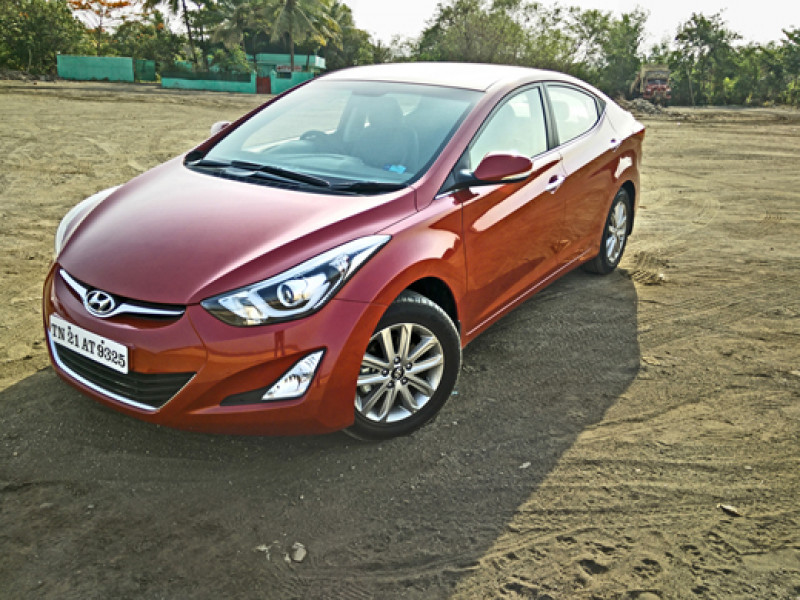 Hyundai Elantra Images 21