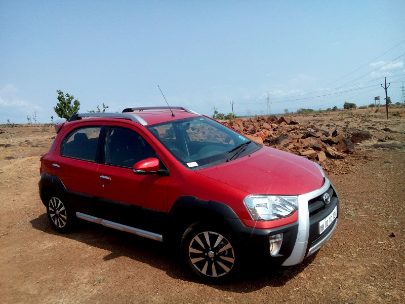 2014 Toyota Etios Cross Images 2